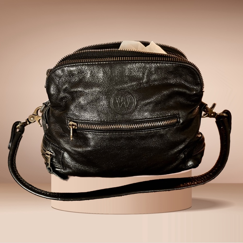 Wandaer Black Leather Multi-Zip Crossbody Shoulder Bag – Slouchy Style